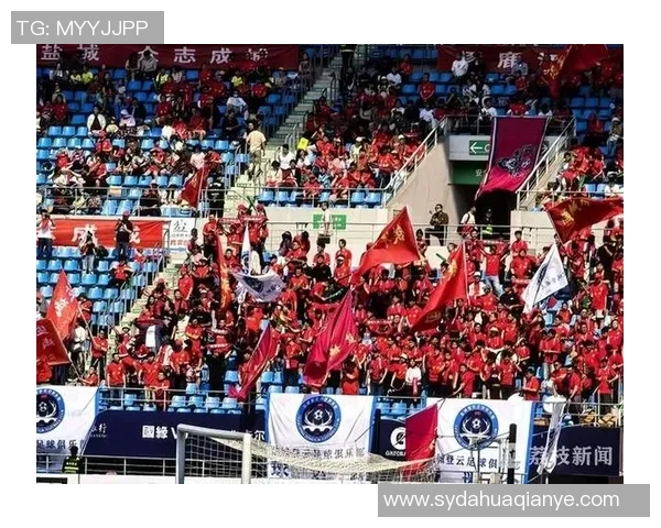 足球巨星赛场内外温馨瞬间见证真情友谊与温暖时刻 足球巨星赛场内外温馨瞬间见证真情友谊与温暖时刻