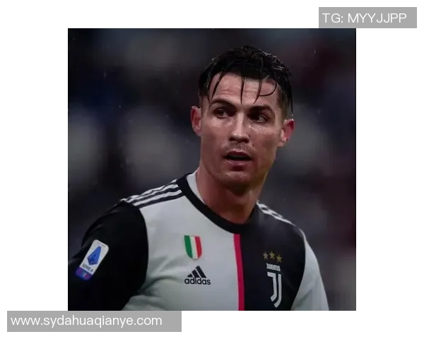 帅气足球女球星头像展现运动魅力与个性风采打造女性足球新风潮